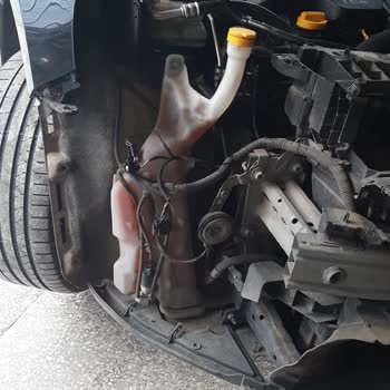 Koçtaş Silecek Suyu Yüzünden Aracımda Büyük Hasar Oluştu