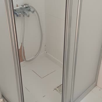 Otel Odasının Bakımsızlığı Ve İlgisiz Personel Deneyimi