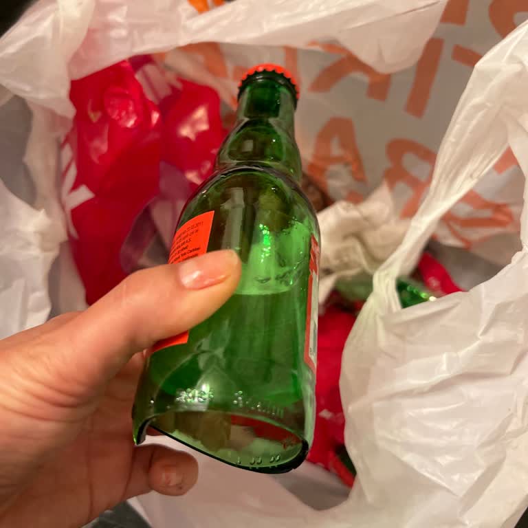 Soda Şişesi Buzdolabında Patladı, Güvenlik Endişesi