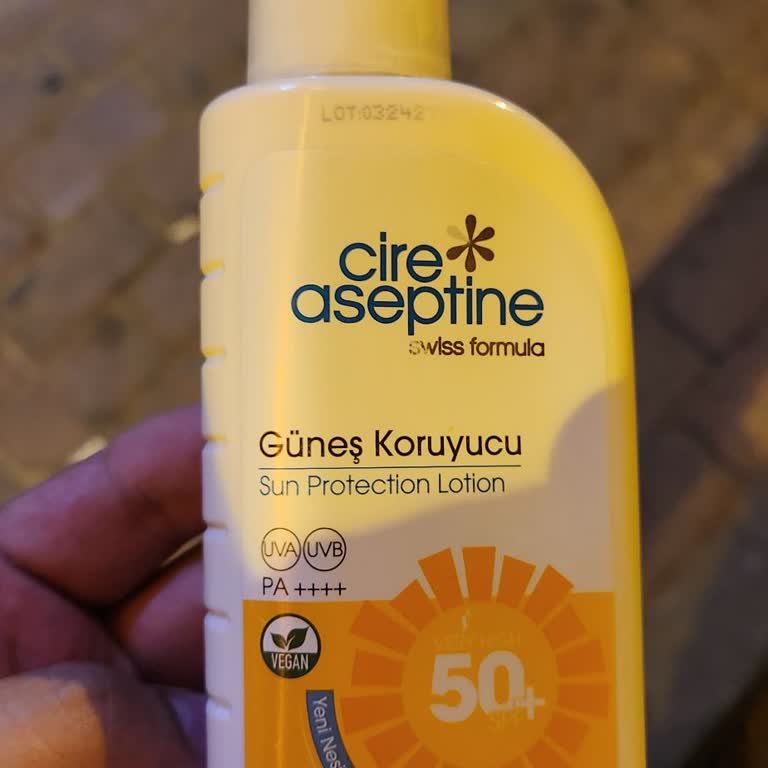 Cire Aseptine Güneş Koruyucu Beklentileri Karşılamadı, Ciddi Yanıklara Sebep Oldu