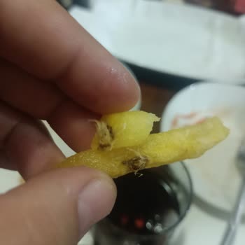 Sağlıksız Ve Eski Patateslerle Karşılaştım