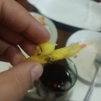 Sağlıksız Ve Eski Patateslerle Karşılaştım