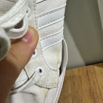 Adidas Ayakkabıda Kısa Sürede Açılma Ve İlgisiz Mağaza Deneyimi