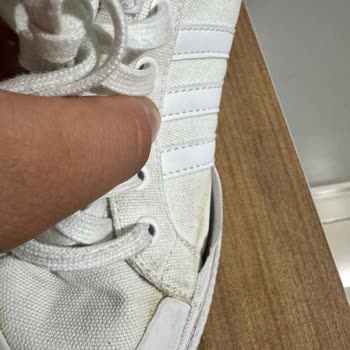Adidas Ayakkabıda Kısa Sürede Açılma Ve İlgisiz Mağaza Deneyimi