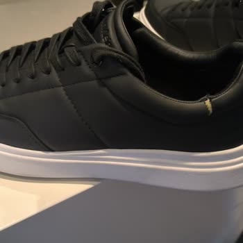 Kısa Sürede Açılan Ayakkabı Ve İade Reddi Hayal Kırıklığı Yarattı