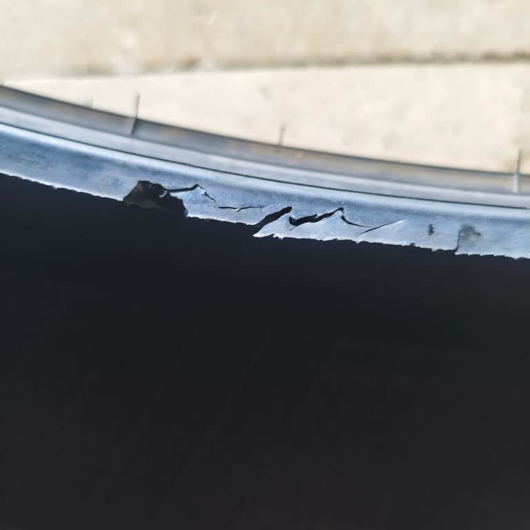 Goodyear Yeni Aldığım Lastik İki Gün İçinde Parçalandı, Kimse Sorumluluk Almıyor!