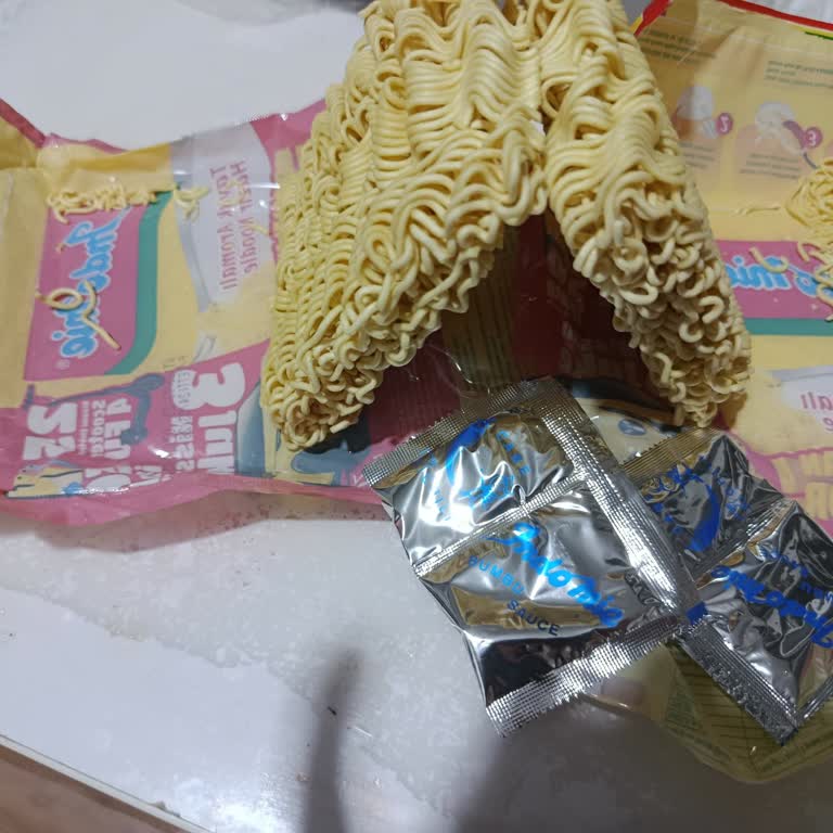 İndomie Aldığım Ürünlerden Yağ Çıkmıyor Memnun Değilim