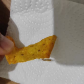 Doritos Paketinden Ölü Böcek Larvası Çıkması Ve Hayal Kırıklığı