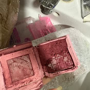 Kargo Taşıma Sürecinde Kozmetik Ürünlerin Zarar Görmesi ve İade Sorunu