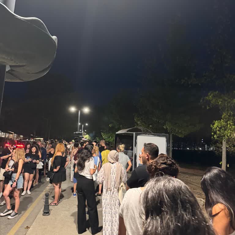 Kapı Açılış Saatinden Sonra Gelmemize Rağmen Konsere Alınmadık, Bilet İadesi İstiyorum