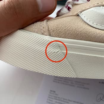 Ayıplı Ürün Ve Yetersiz Müşteri Hizmeti Nedeniyle Vans'tan Hayal Kırıklığı