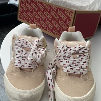 Ayıplı Ürün Ve Yetersiz Müşteri Hizmeti Nedeniyle Vans'tan Hayal Kırıklığı