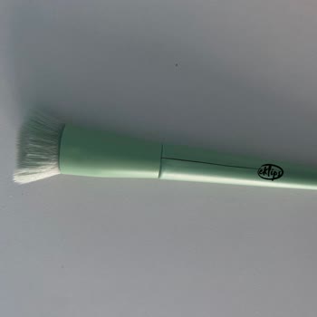 Kısa Sürede Çatlayan Fondöten Fırçası İçin İade Talebi