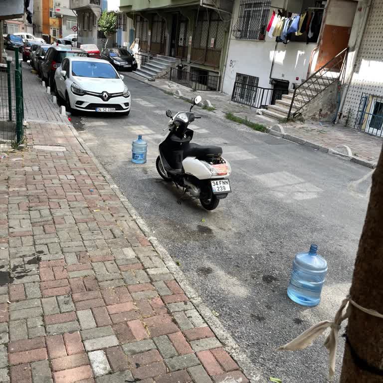 Esenler Sokaklarında Yol İşgali Ve Belediyenin Çözüm Eksikliği