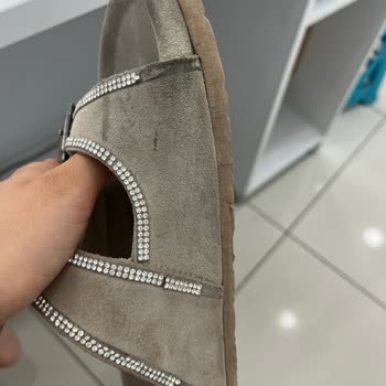 Elle Ayakkabı Kısa Sürede Kullanılamaz Hale Gelen Terlik İçin İade Talebi!