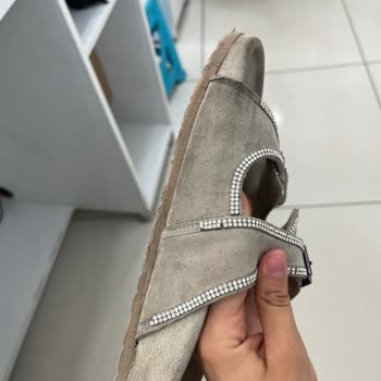 Elle Ayakkabı Kısa Sürede Kullanılamaz Hale Gelen Terlik İçin İade Talebi!