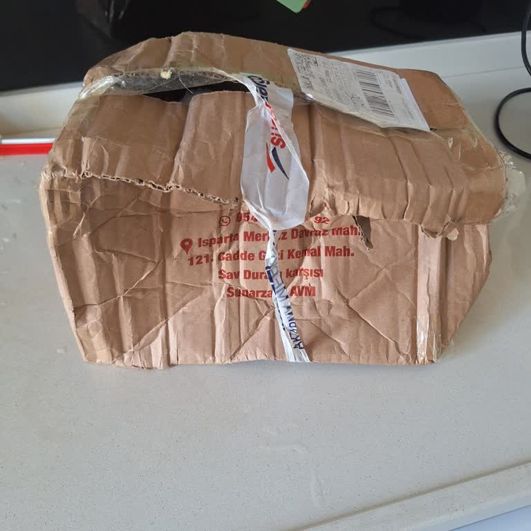 Kargo Paketim Parçalanmış Ve Kapıma Bırakılmış: Sürat Kargo Haliç Şubesinde Büyük Sorun