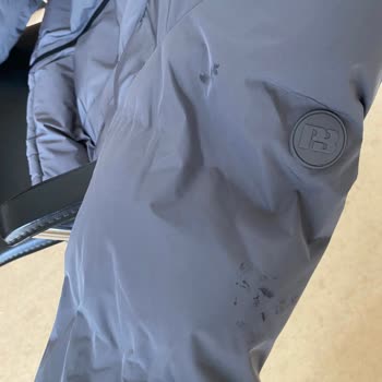 Siparişimde Lekeli Ve Farklı Kalitede Mont Gönderildi