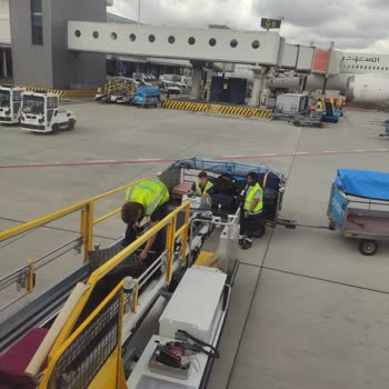 SunExpress Broke My Suitcase and Refused to Take Responsibility