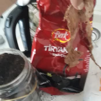 Aldığım Çayın İçinden Poşet Çıkması Ve İletişim Eksikliği