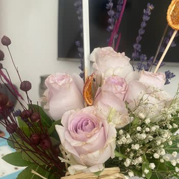 Evlilik Yıldönümünde Gelen Çiçek Ve Çikolata Hayal Kırıklığı Yaşattı