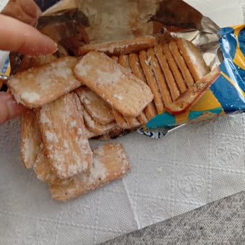 Torku Tatkrak Peynirli Krakerde Yoğun Toz Ve Kalite Sorunu