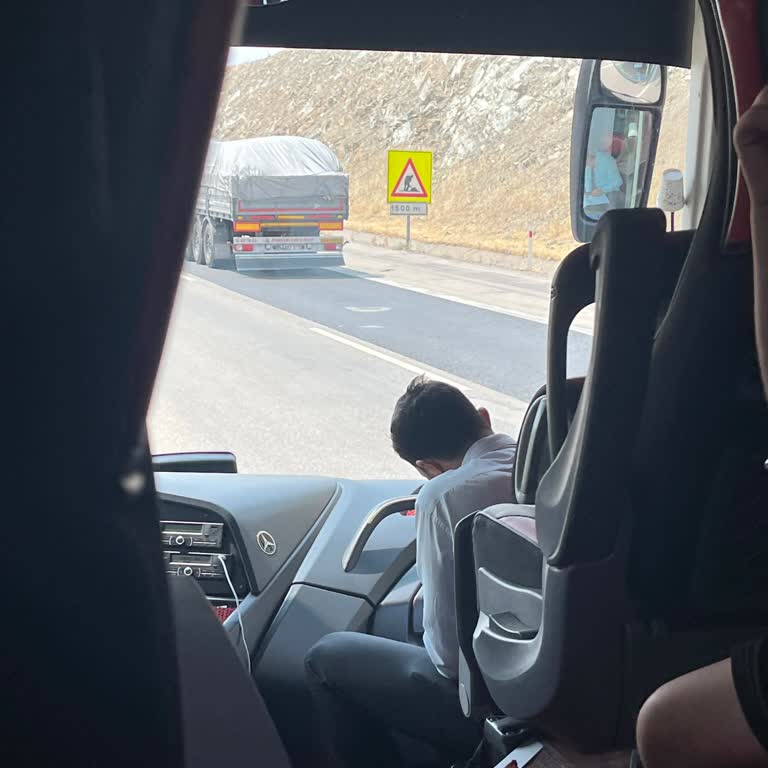 Otobüs Yolculuğunda Muavin İlgisizliği Ve Eşya Kısıtlaması