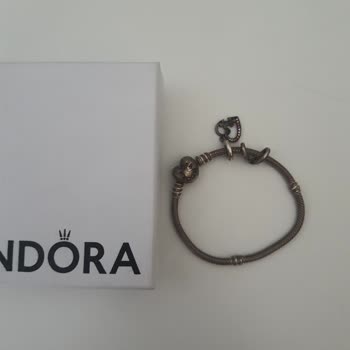 Pandora Mücevher Bileklik 2 Ayda Karardı, Mağaza Sorumluluk Almadı