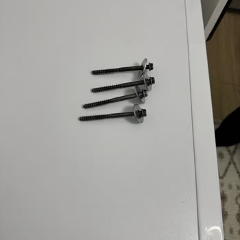 Yeni Alınan Çamaşır Makinesi Kurulum Hatası Nedeniyle Yerinde Durmuyor Ve Aşırı Sesli