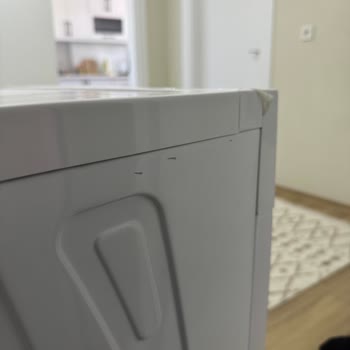 Yeni Alınan Çamaşır Makinesi Kurulum Hatası Nedeniyle Yerinde Durmuyor Ve Aşırı Sesli