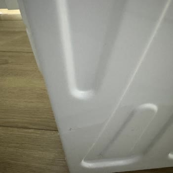 Yeni Alınan Çamaşır Makinesi Kurulum Hatası Nedeniyle Yerinde Durmuyor Ve Aşırı Sesli