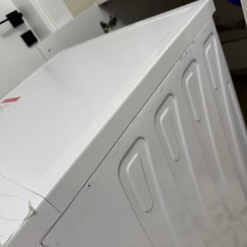 Yeni Alınan Çamaşır Makinesi Kurulum Hatası Nedeniyle Yerinde Durmuyor Ve Aşırı Sesli