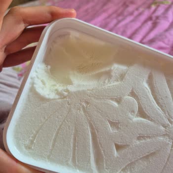 A101'den Alınan Dondurmada Kum Gibi Tanecikler Ve Taze Olmayan Ürün Sorunu