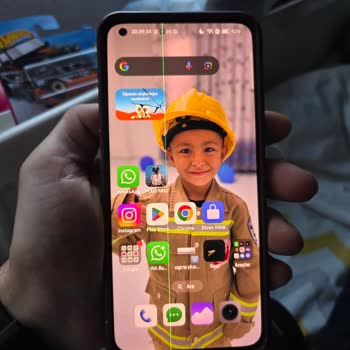 I Face Green Line Issue on My Realme GT2 Pro Screen Without Any Physical Damage