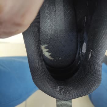 Az Kullanılmış Ayakkabıda Yırtılma Ve Değişim Talebim Reddedildi