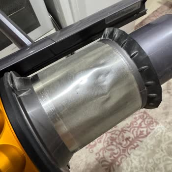 I Face Major Design and Performance Issues with My Dyson V15s Detect Submarine Vacuum