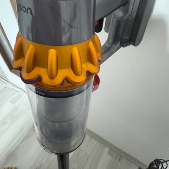 I Face Major Design and Performance Issues with My Dyson V15s Detect Submarine Vacuum