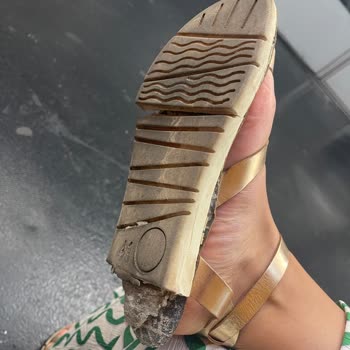 Aldığım Sandaletin Parçalanması Nedeniyle Yaşadığım Mağduriyet