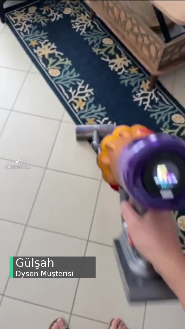 Dyson Dikey Süpürgem Kendiliğinden Kapanıyor! videonun kapak resmi