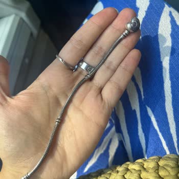 Pandora Bileklik 12 Günde Karardı, Mağaza Çözüm Sunmadı