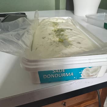 Aldığım Dondurma İki Kez Erimiş Halde Teslim Edildi