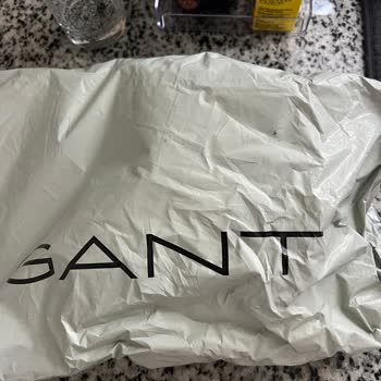 Gant Hediye Paketi Seçeneği Sadece Jelatin Poşetle Geçiştirildi!