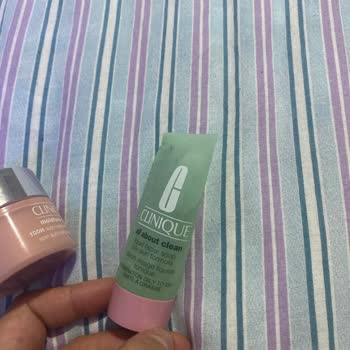 I Received a Defective Clinique Face Wash Bottle That Looks Poorly Printed and Suspicious