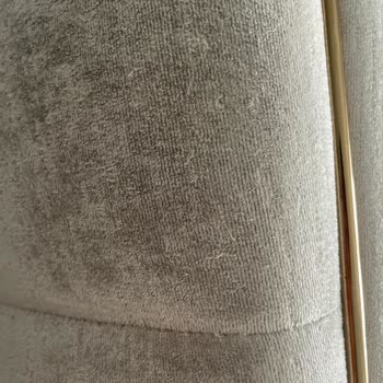 Bellona Oturma Grubunda Tiftiklenme Ve Yemek Odası Takımında Kabarmaya Çözüm Bulunmuyor