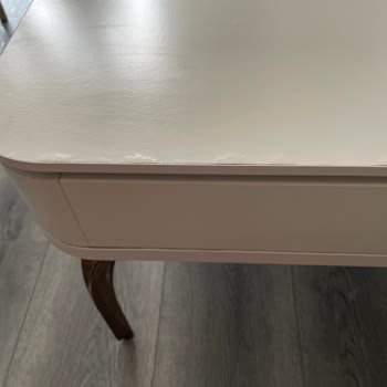 Bellona Oturma Grubunda Tiftiklenme Ve Yemek Odası Takımında Kabarmaya Çözüm Bulunmuyor