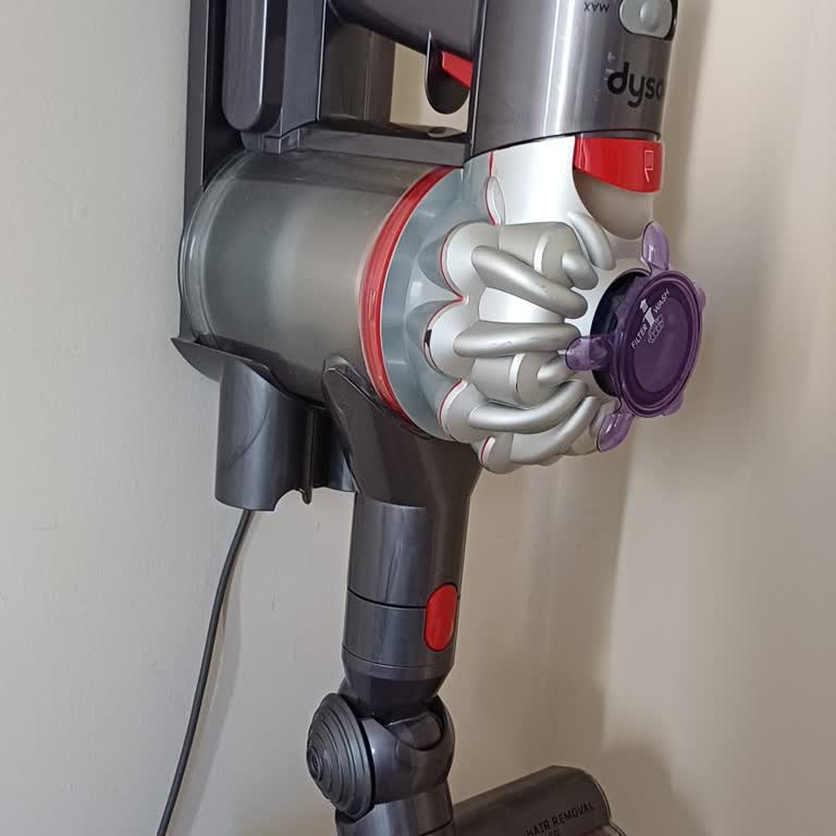 Dyson V8 Şarjlı Süpürge Pil Değişimi İçin Destek Alamıyorum