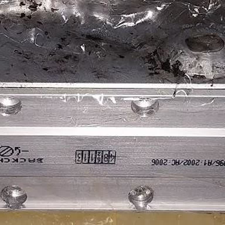 Mul-T-Lock Kapı Hidroliğinde Yağ Sızdırma Ve Yetersiz Müşteri Hizmetleri Hayal Kırıklığı