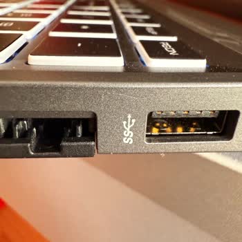 Servisten Kırık Ve Ezik Gelen Laptop Şoku