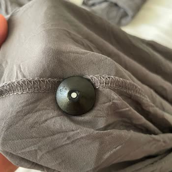 Pull and Bear Delivered Product With Security Tag – No Solution Provided