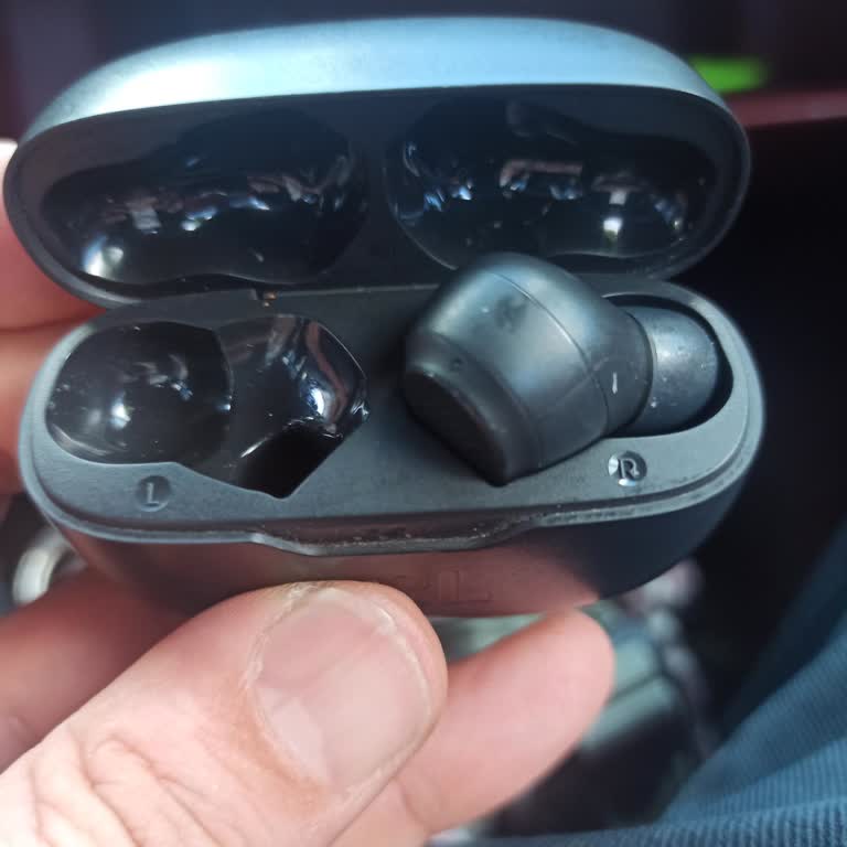 Kayıp Sol Kulaklık İçin Yardım Talebi